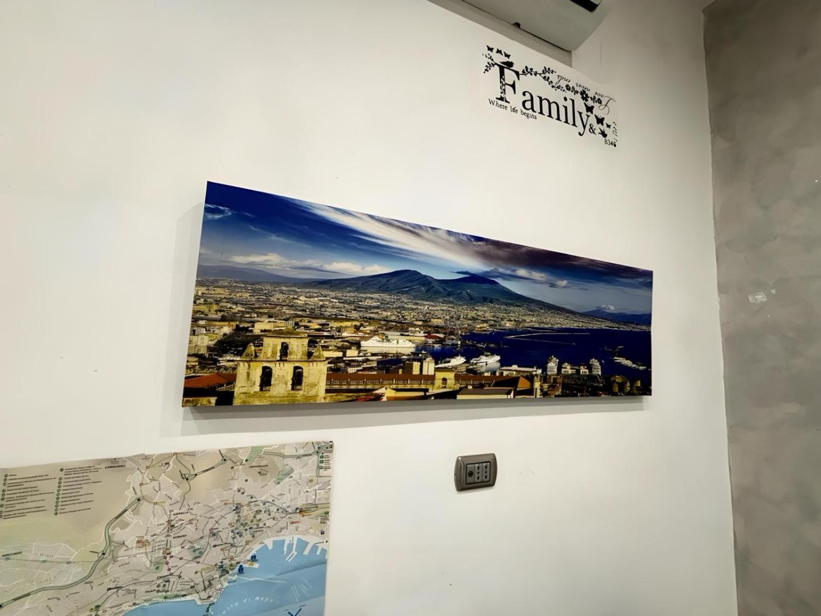 Marta'S Apartment Неаполь Экстерьер фото